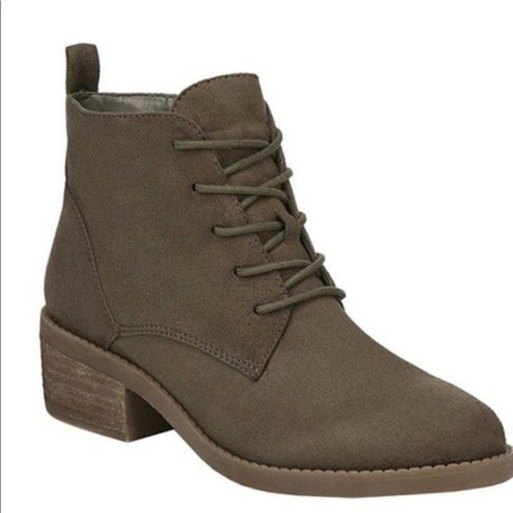 ✨Women's Carlos by Carlos Santana Macey Chukka Bootie✨